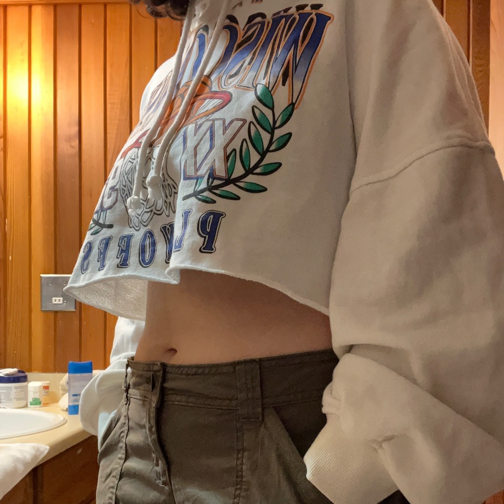 White cropped H&M hoodie - Picture 3 of 6